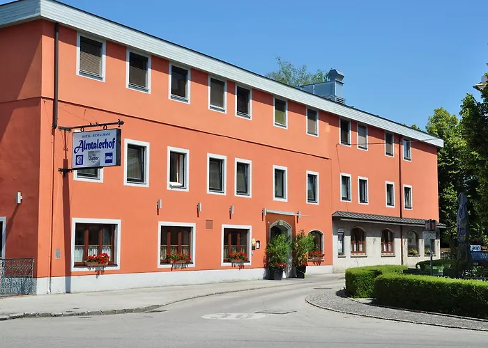 Hotell Almtalerhof 3*