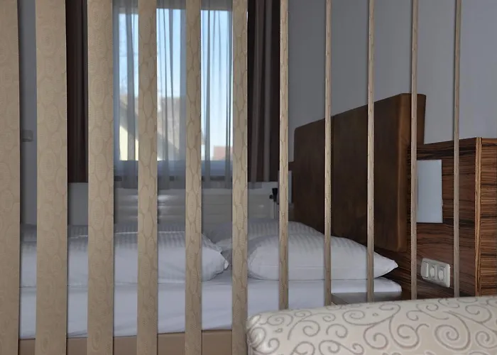 Almtalerhof 3* تارون