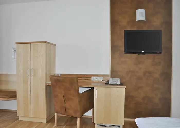 فندق Almtalerhof تارون